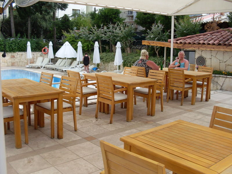 Villa Adora Beach Side Eksteriør bilde