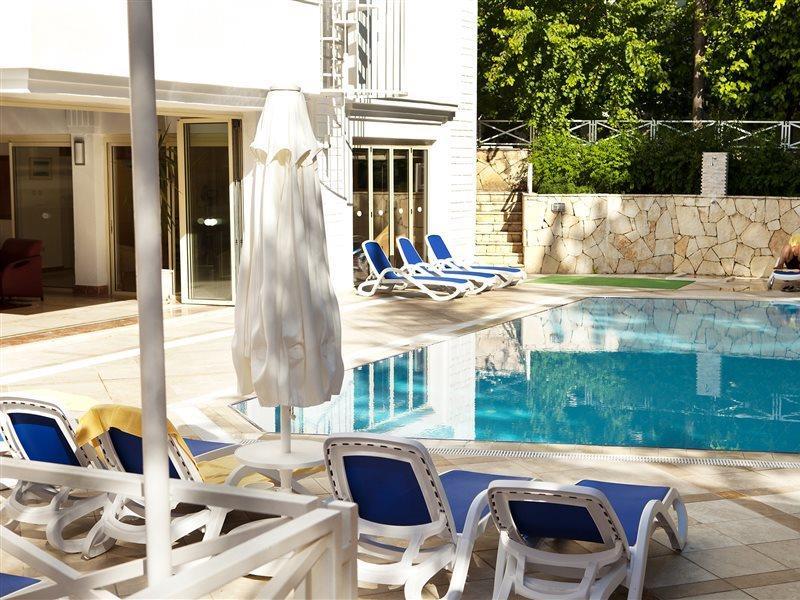 Villa Adora Beach Side Eksteriør bilde