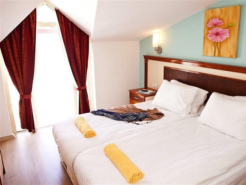 Villa Adora Beach Side Eksteriør bilde