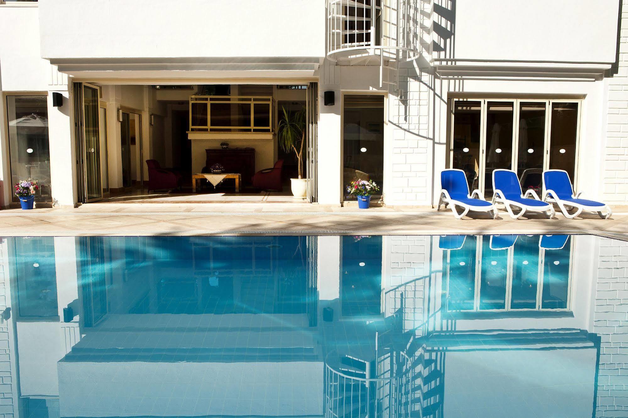 Villa Adora Beach Side Eksteriør bilde
