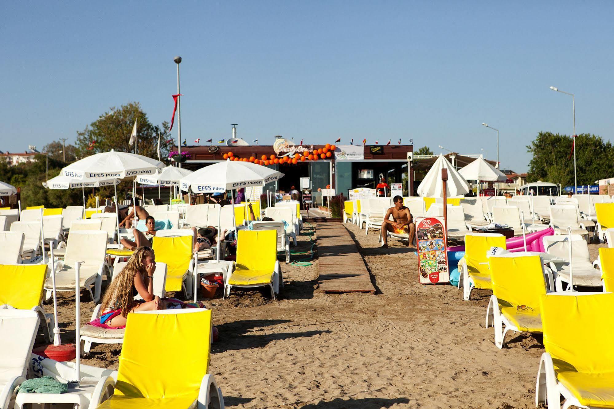 Villa Adora Beach Side Eksteriør bilde